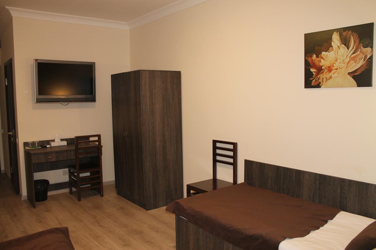 Non-Stop Economy Hotel Boryspil Exterior photo